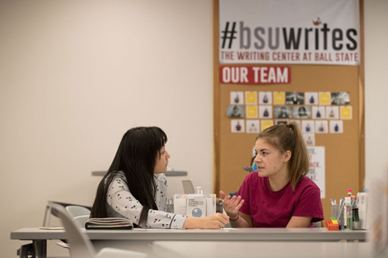 Students working together at the writing center