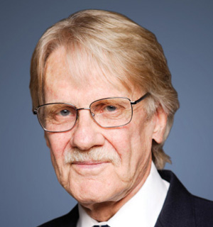 Vernon Smith Vernon Smith Photo