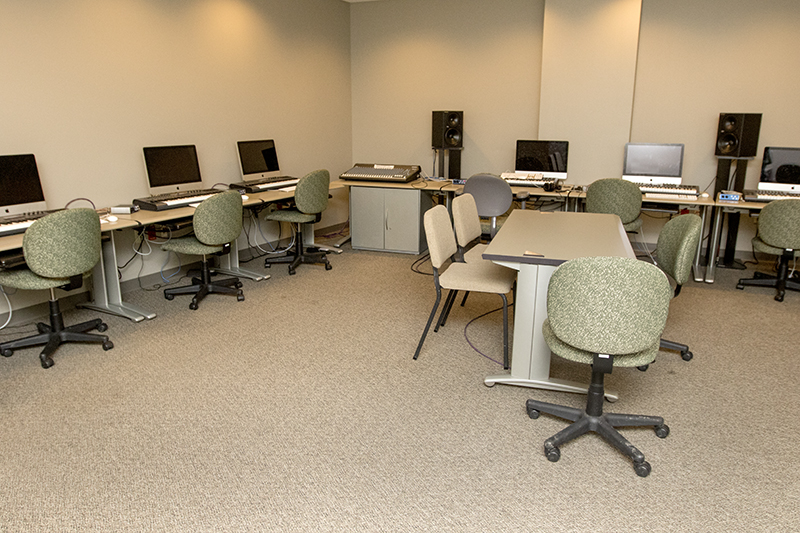 computer lab inside studio 9