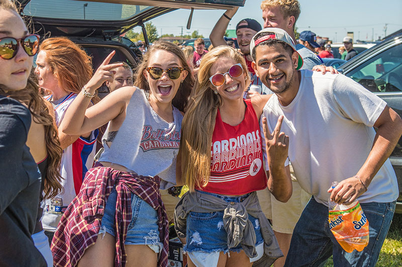 Students at tailgate
