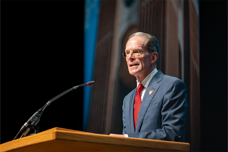 President Mearns speaks from podium