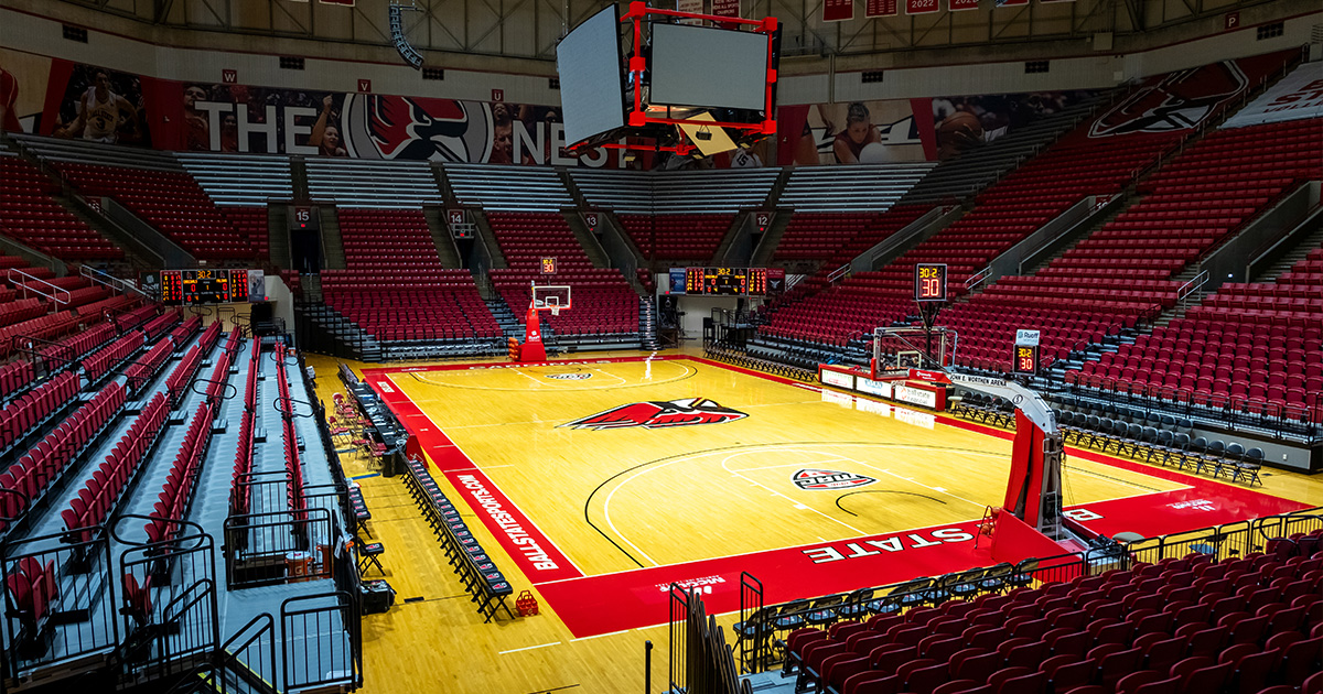 Worthen - Main floor empty 