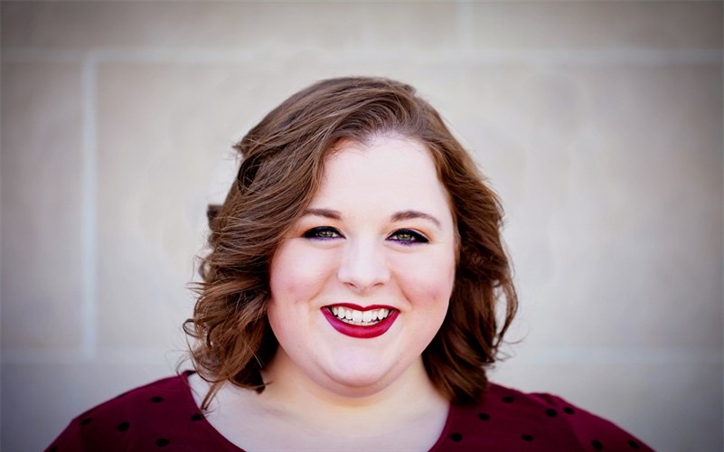 Headshot Photo of Mary Tayor