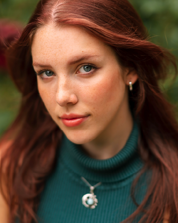 Headshot of Vivian Verhulst.