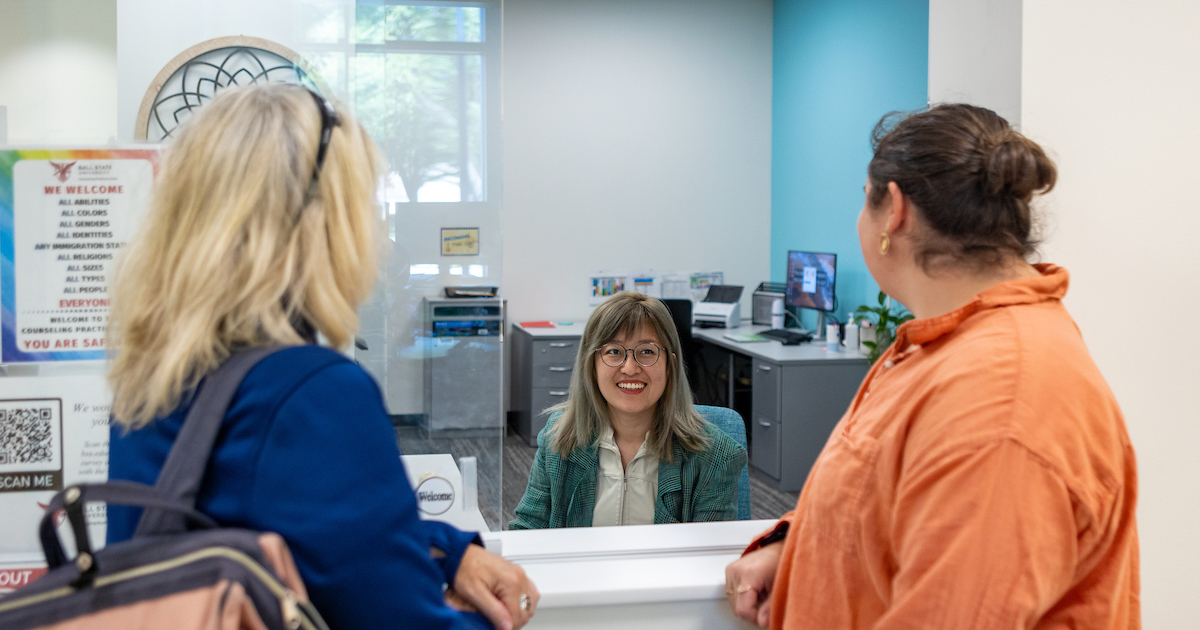 A shot of the information desk at the counseling practicum clinic